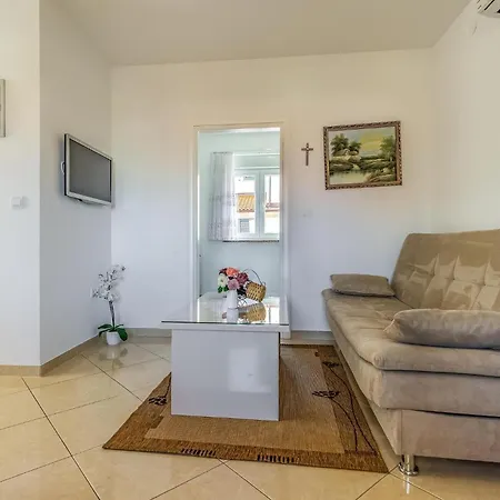 2 Bedroom Awesome In شقة