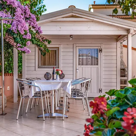 شقة 2 Bedroom Awesome In ميدولين