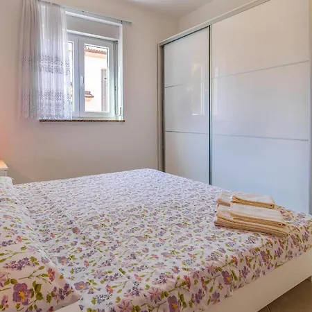 Apartment 2 Bedroom Awesome In *