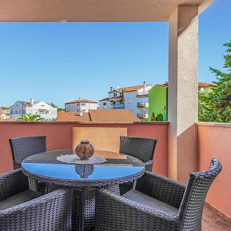 Apartment 2 Bedroom Awesome In *