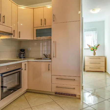 Apartment 2 Bedroom Awesome In *